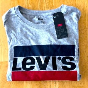 Levi’s tshirt